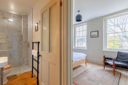 Spacious & Elegant 2BD Victorian Flat - Islington! - image 29