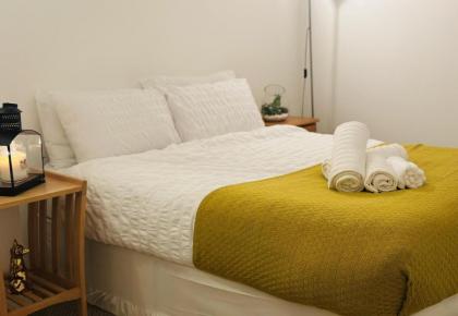Captivating 2-Bed Apartment in Canary Wharf - image 23