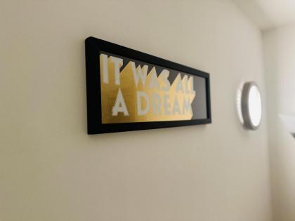 Captivating 2-Bed Apartment in Canary Wharf - image 24