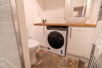 One-bed flat Angel Islington - image 5