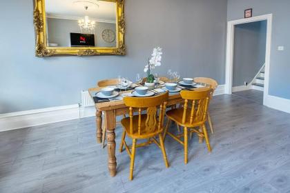 Elegant 3BR Flat Fulham/Chelsea - image 21