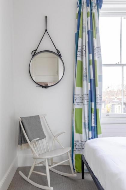 Charming 2BD Hideaway - Caledonian Road Camden! - image 24