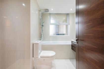 CAMDEN Lux Apartment-Hosted by Sweetstay - image 23