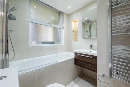 CAMDEN Lux Apartment-Hosted by Sweetstay - image 24