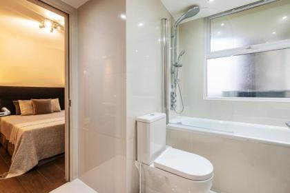 CAMDEN Lux Apartment-Hosted by Sweetstay - image 25