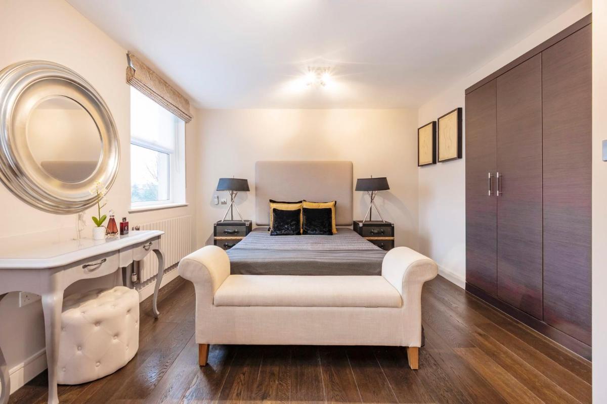 CAMDEN Lux Suite-Hosted by Sweetstay - main image