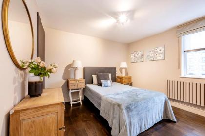 CAMDEN Lux Suite-Hosted by Sweetstay - image 10