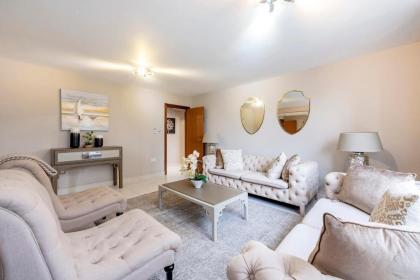 CAMDEN Lux Suite-Hosted by Sweetstay - image 18
