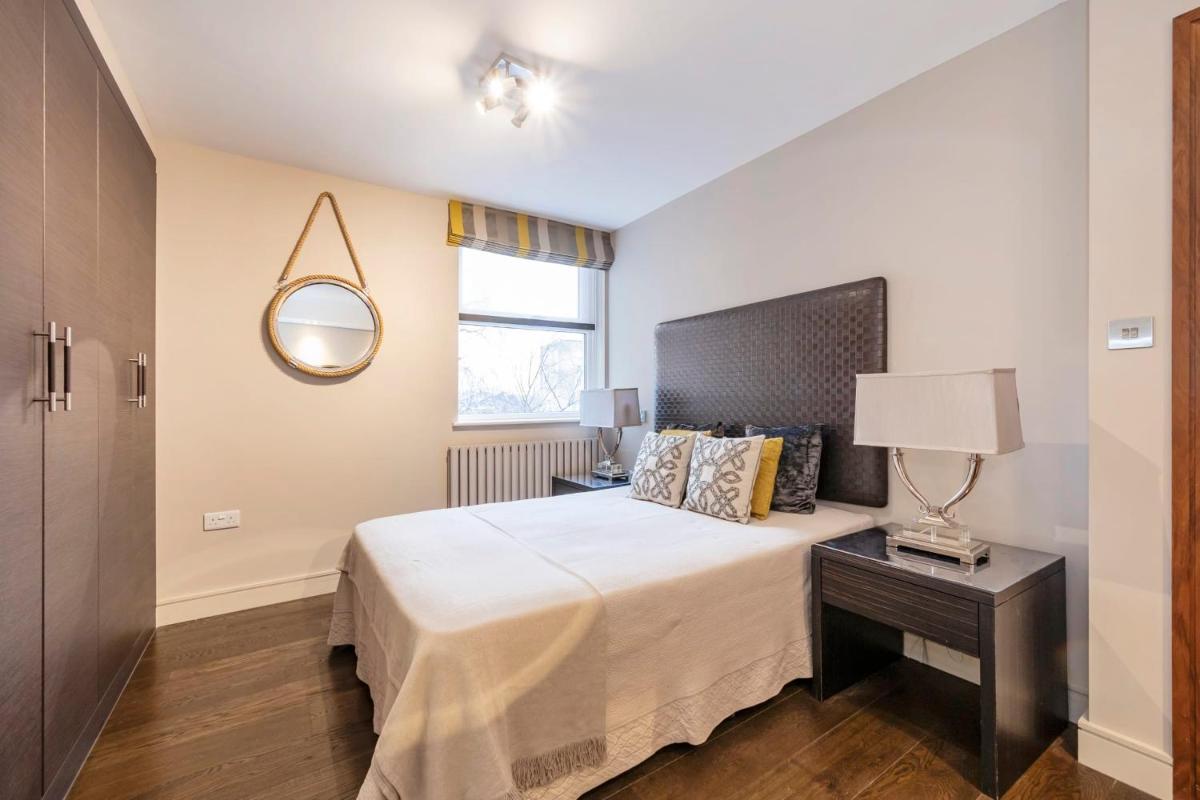 CAMDEN Lux Suite-Hosted by Sweetstay - image 5