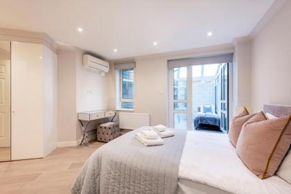 Beautiful 2-bed flat-Hosted by Sweetstay - image 24