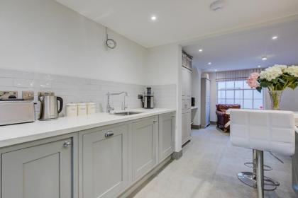 Victoria Belgravia Townhouse Apartments - image 24