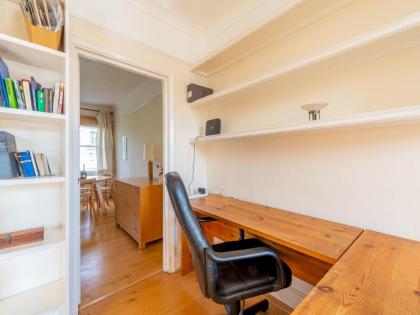 Pass the Keys Medley · Spacious 1bd sleeps 4 great location W Hampstead - image 10