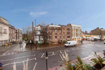 Flat 1 - 2 Bedrooms and Private Terrace - image 28