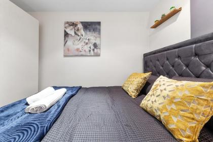 Your Elite Hyde Park Retreat 2-Bedroom Luxury Flat - image 27