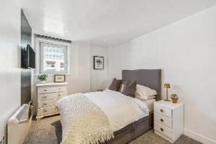 Two bedroom Apartment - Chelsea - image 11