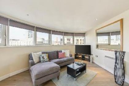 Two bedroom Apartment - Chelsea - image 2
