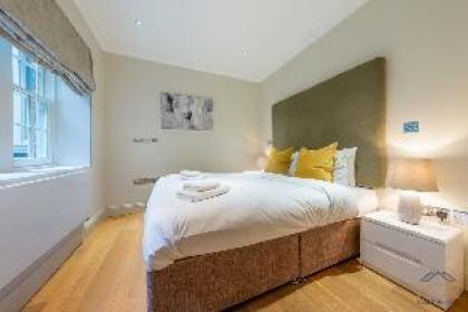 Royal Four Bedroom Vila - image 17