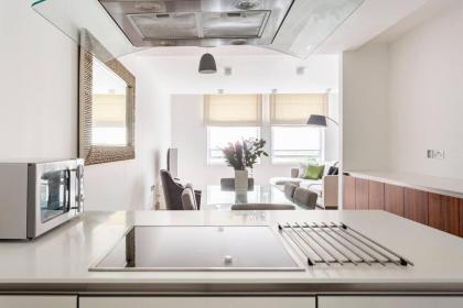 Beautiful 2-Bed Apartment in Central London - image 12