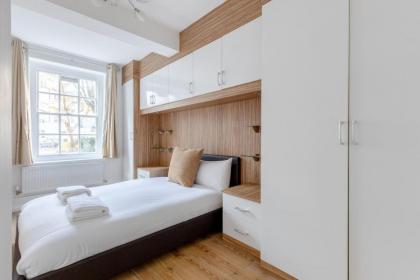 Inviting 2BD Flat 15 Minutes from Regents Park! - image 21