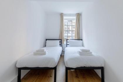 Inviting 2BD Flat 15 Minutes from Regents Park! - image 25