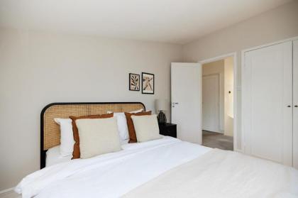 The Camden Town Escape - Amazing 3BDR House with Parking  Balcony - image 27