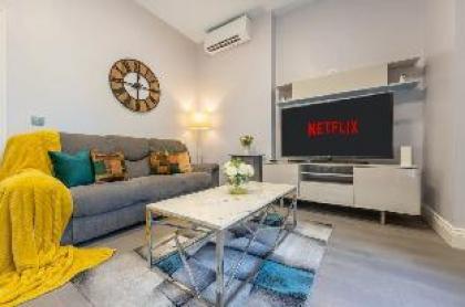 Deluxe 2 Bedroom Apartment