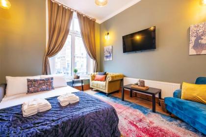 2 Bedroom in Center of London - image 24