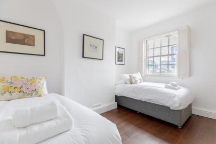 Trendy 2BD House 5 Mins from Willesden Junction! - image 23