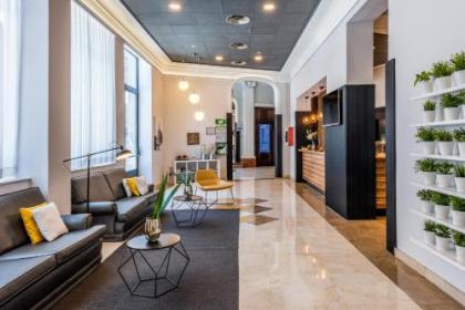 Tryp Madrid Atocha Hotel - image 1