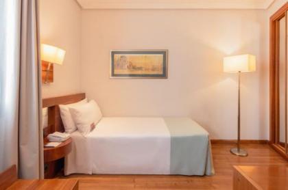 Tryp Madrid Atocha Hotel - image 9