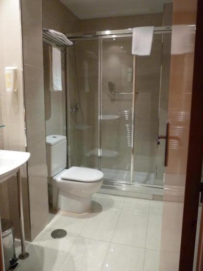 Hotel 4C Puerta Europa - image 11