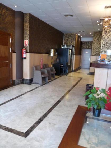 Hotel 4C Puerta Europa - image 9