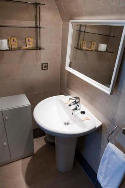Apartamentos Juan Bravo - image 3