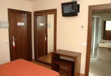 Hostal Los Coronales - image 10