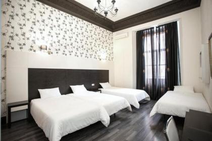Alhambra Suites - image 17