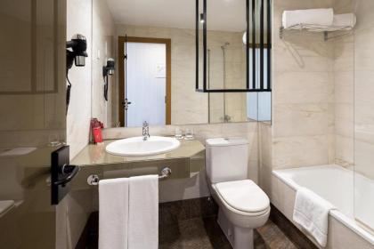 Rafaelhoteles Atocha - image 16