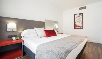 Ilunion Suites Madrid - image 14
