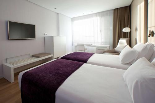 NH Eurobuilding - image 4