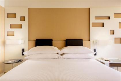 Madrid Marriott Auditorium Hotel & Conference Center - image 6