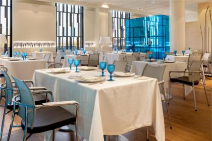 Madrid Marriott Auditorium Hotel & Conference Center - image 7