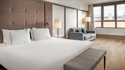 AC Hotel by Marriott Avenida de America - image 9