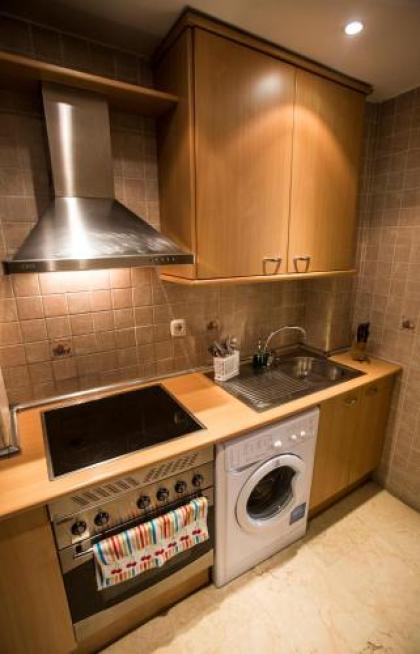 Apartamentos Caballero de Gracia - image 11