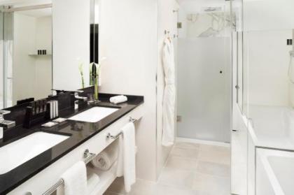 Meliá Castilla - image 10
