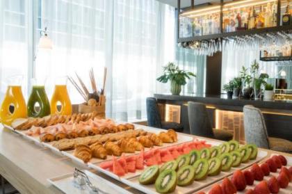 AC Hotel by Marriott Madrid Feria - image 14