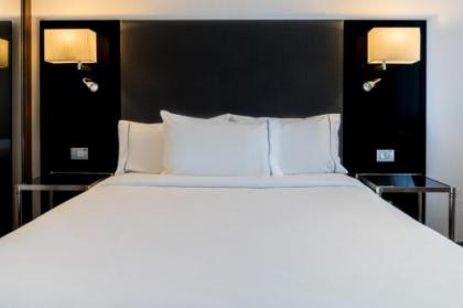 AC Hotel by Marriott Madrid Feria - image 7