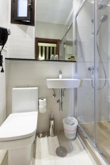 Hostal Castilla I Atocha - image 14