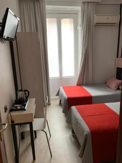 Hostal Castilla I Atocha - image 5