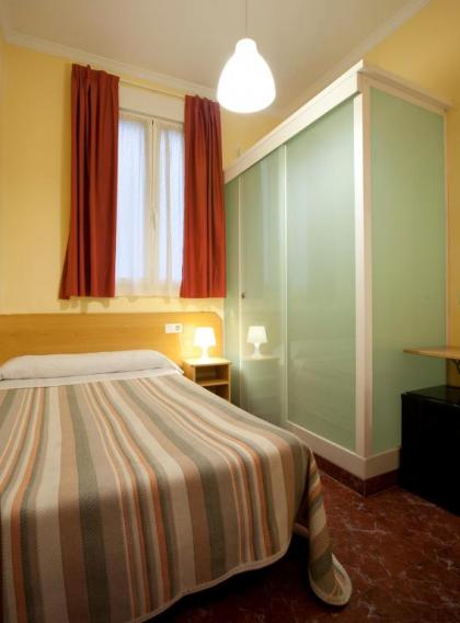 Hostal Prim - image 8