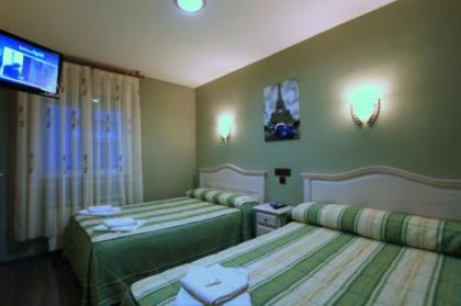 Hostal Regio - image 11