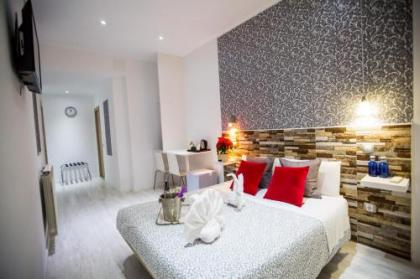 Hostal Adis - image 13